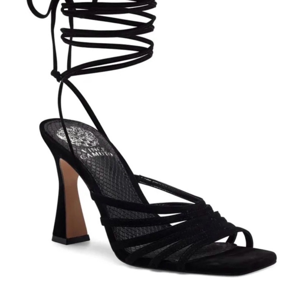 NWOT Size 8 Vince Camuto Strappy Roselian Black Heels